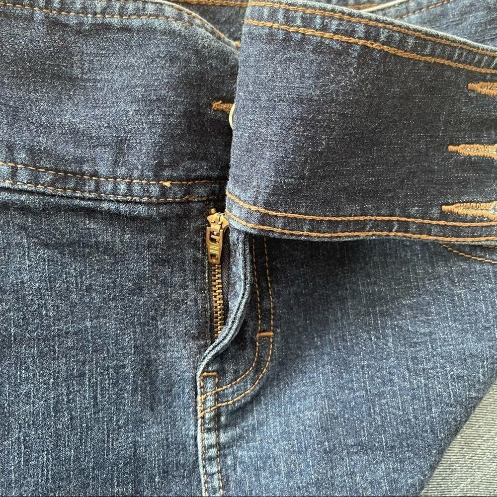Tommy Hilfiger 3-Button Front & Back Slits Denim Pencil Skirt Sz 4 - Picture 7 of 13